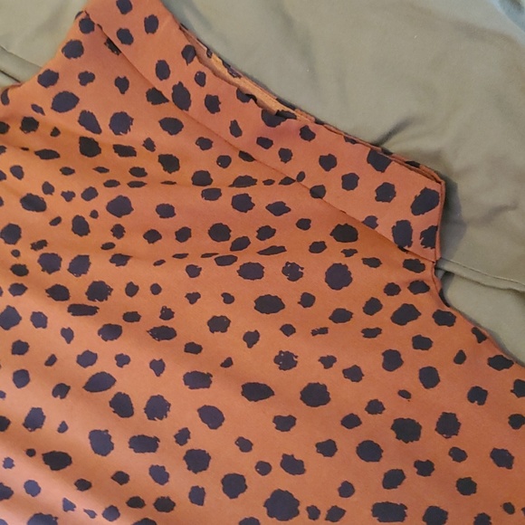 Leopard print burnt orange/black blouse XL - Picture 3 of 3